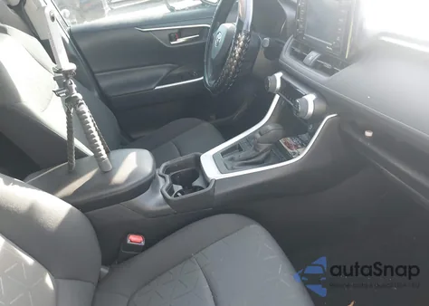 2021 Toyota Rav4 Xle z USA, uszkodzony, nr VIN 2T3W1RFV8MW109600